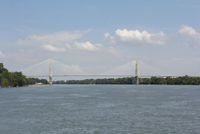 Pont de la Zone Portuaire (269,5 km.), en af de mange flotte broer over Rhône floden.