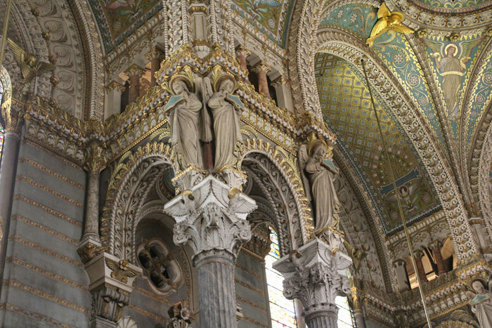 Et parti inde fra Basilique Notre-Dame de Fouvière. Det har været lidt af et arbejde at lave disse udsmykninger.