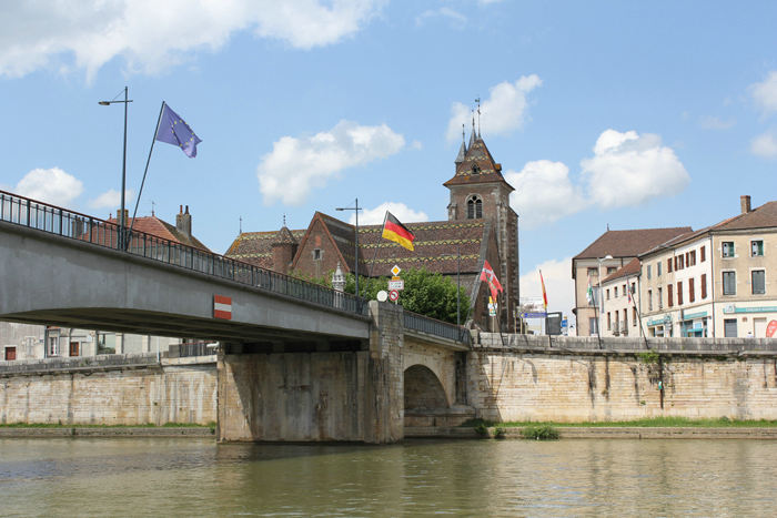 Pont de Saint Jean de Losne i byen af samme navn.   