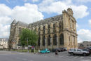 Saint-Entienne Cathedral i Châlons-en-Champagne. Byggeriet af den enorme kirke begyndte i 1120, men var først færdigt i 1634. 