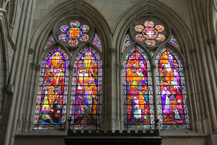 Som så mange andre kirker i dette område af Frankrig var Saint-Entienne Cathedral i Châlons-en-Champagne fyldt med kæmpestore og flotte glasmalerier.
