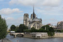 Notre Dame Katedralen, der ligger på øen Île de la Cité i Seine floden. 