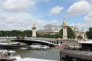 Den flotte Pont Alexandre III’s bro, en af de flotteste broer over Seinen. I baggrunden ses Grand Palais, der er bygget til verdensudstillingen i 1900.