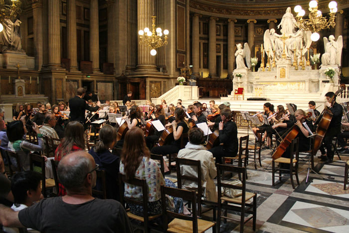 Vi løb ind i en koncert i Madeleine kirken med et symfoniorkester fra Den Britiske Skole. Det lød rigtig godt.