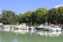 Marinaen i Marcuil-sur-Ay på Canal lateral à la Marne. En fin marina med el, vand, toilet, bad og vaskemaskiner.