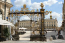 En af de forgyldte porte ind til Place Stanislas i Nancy. Det er en rigtig flot plads omgivet af flotte bygninger og masser af forgyldte ting. 