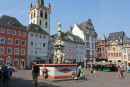 På Hauptmarkt i Trier står St. Peter’s flotte fontæne fra 1595. St. Peter er byens skytshelgen. 