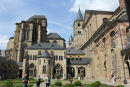 Klosteret og klostergården, der ligger i forbindelse med Domkirken i Trier.