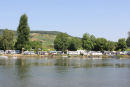 Der var et utal af campingpladser langs Mosel. Jeg tror aldrig, vi har oplevet campingpladserne ligge så tæt.