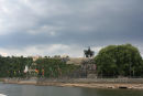Deutsches Eck i Koblenz med statuen af kejser Wilhelm 1. Det er her, Mosel munder ud i Rhinen. 