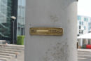Vandstandsmærket i Köln. I 1995 stod vandet 1069 cm over normal vandstand og ca. 2 meter over de høje moler. Store dele af byen må have været oversvømmet. 
