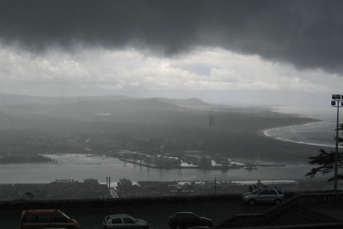 Der skulle være en rigtig flot udsigt ud over Viana do Castelo fra Templo de Santa Luzia. Men det var nu ikke meget, vi kunne se gennem regnen, der væltede ned.