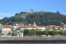 Viana do Castelo med Templo de Santa Luzia på toppen af bjerget. Vi er her på vej ud ad Rio Lima og videre ned til Póvoa de Varzim.