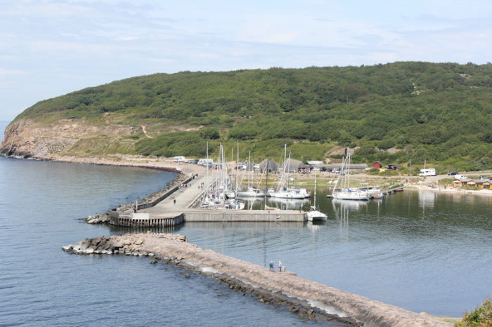 Hammer Havn på nordspidsen af Bornholm, set fra stien op til Hammershus.