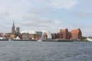 Den gamle hansestad Stralsund set ude fra sundet.