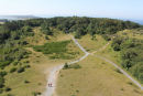 Udsigten oppe fra fyrtårnet Dornbusch på nordspidsen af Hiddensee. Her udsigten mod syd ned over Hiddensee. 