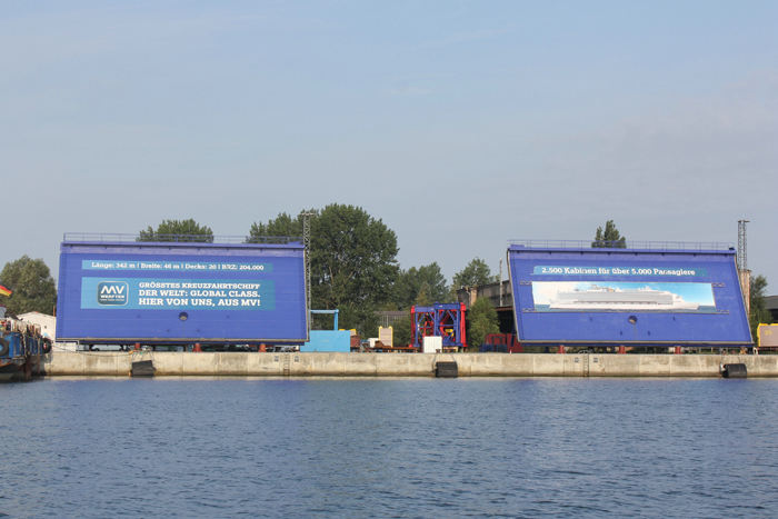 MV skibsværftet i Rostock. De er ved at bygge et krydstogtskib på 342 m med 20 dæk og 2.500 kahytter med plads til over 5.000 passagerer. 