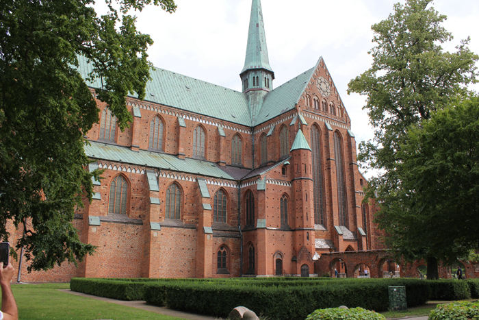 Endnu en af de kæmpestore gotiske katedraler i Nordtyskland. Her klosterkirken Münster i Bad Doberan.  