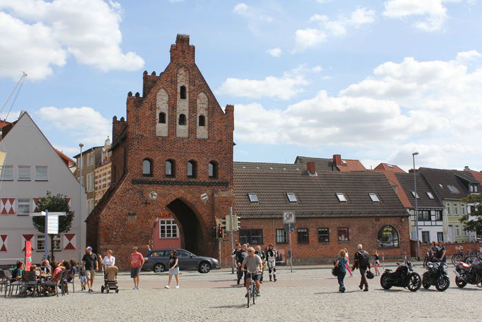 Wassertor i Wismar. Byporten, der fører fra den gamle bydel og ned til havnen. Byporten er fra 1450.