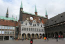 En anden del af rådhuset i Lübeck. I baggrunden ses tårnet på Marienkirche.