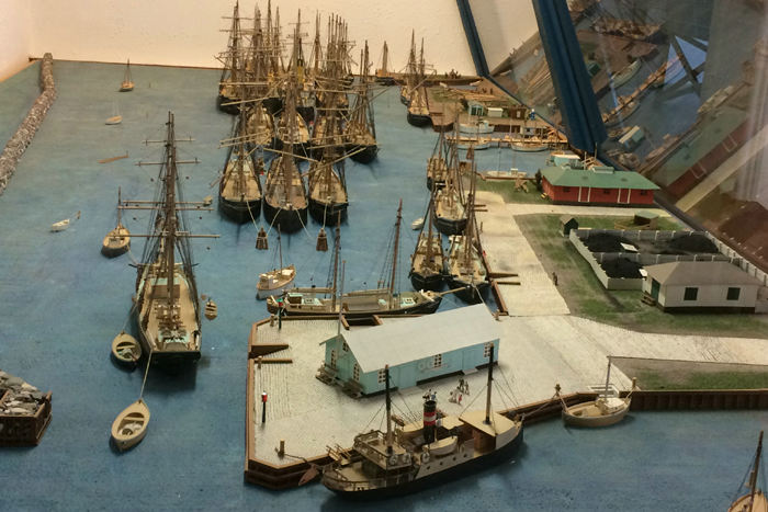 På Søfartsmuseet i Marstal er der en model af havnen fra den tid, hvor havnen var hjemhavn for en stor flåde af sejlskibe.