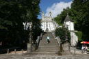 Bom Jesus da Monte i nærheden af Braga. I 1772 udtænkte ærkebiskoppen af Braga en gigantisk Escadaira (trappe), som adgangsvej til en lille eksisterende helligdom. Et kæmpe bygningsværk.