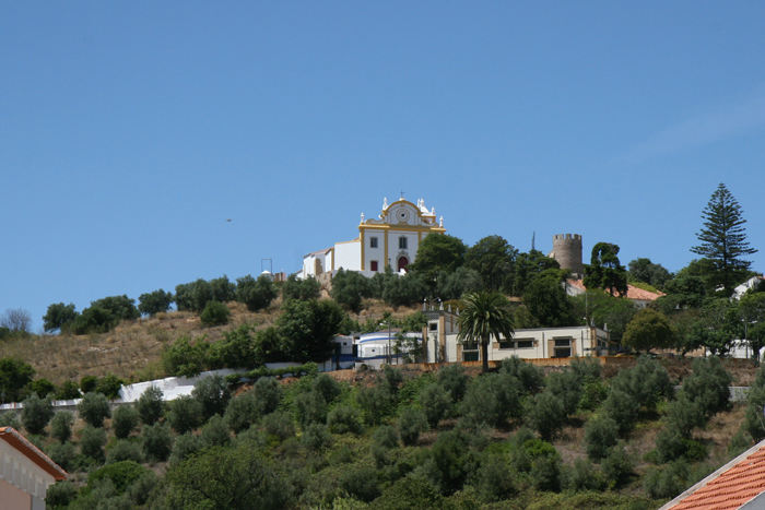 Kirken Igreja Matriz og den gamle borg i Santiago do Cacém, Der var en storslået udsigt oppe fra muren rundt om borgen.