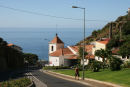 Calheta by ligger rigtig flot omkring en bjergslugt. Det går meget stejlt op nede fra havnen, og en del af byen ligger højt oppe på bjerget med en fantastisk udsigt.  