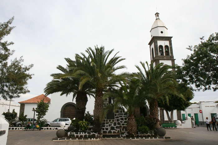 Iglesia San Ginés, set fra Plaza de Las Palmas. Kirken er hjemsted for Lanzarotes skytshelgen San Ginés.