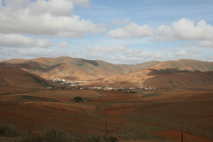 Vulkanerne på Fuerteventura har dannet nogle fantastisk flotte landskaber. Her på turen fra Tuineje og til Pájara.