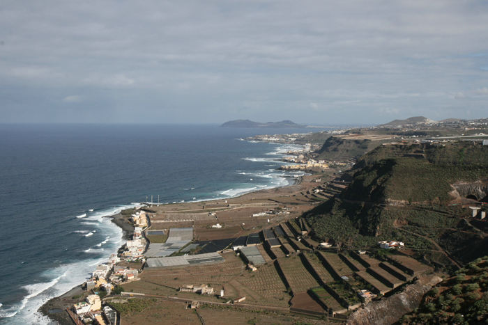 Nordkysten af Gran Canaria er noget lavere og mere flad. Her falder der mere regn end sydpå, og der kan dyrkes afgrøder på de dertil indrettede terrasser. 