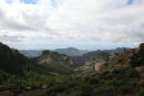 Udsigten fra Roque Nublo, der er det næsthøjeste punkt på Gran Canaria. Klippen ligger midt på øen, og vi kunne skimte vandet ude mod vest.