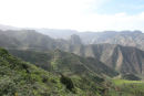 Et bjergparti på vejen mellem Las Rosas og Vallehermoso på den nordlige side af La Gomera. Man ser tydeligt alle terrasserne, der gennem tiden er anlagt op ad bjergsiderne.