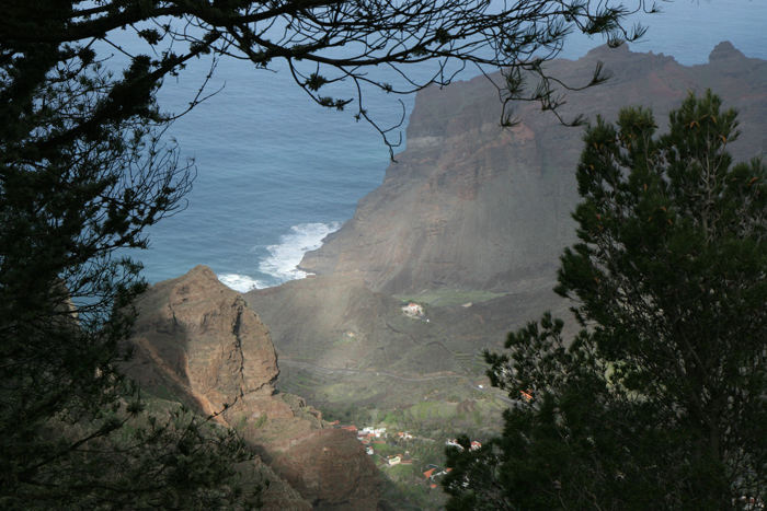 Byen og dalen Taguluche set oppe fra Mirador del Sante i nærheden af Arure. Der var en storslået udsigt ned mod Atlanterhavet.