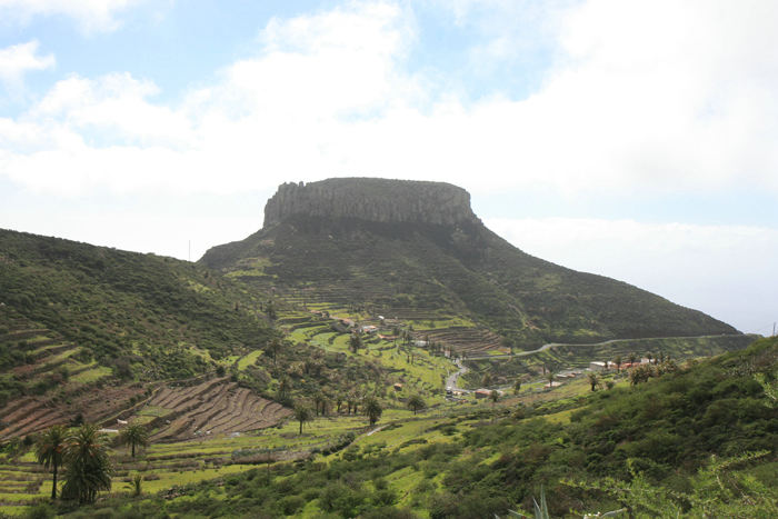 Basaltklippen La Fortaleza, der rager 1243 m op. Den er flad på toppen og har været brugt som mødested og udkikspost for guancherne.