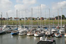 Nausikaa fortøjet i Cuxhaven. Det var solskin, men det var også det eneste gode, der var at sige om vejret. De lovede fortsat hård V-lig vind i Nordsøen, så vi blev i havn.