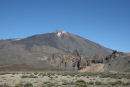 Teide på Tenerife er Spaniens højeste bjerg med en højde på 3.718 m. Landskabet rundt om den gamle vulkan er meget øde og goldt.