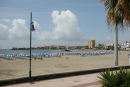 Playa de Las Vistas, der ligger mellem Los Cristianos og Las Américas - der var endnu ledige strandstole den dag.
