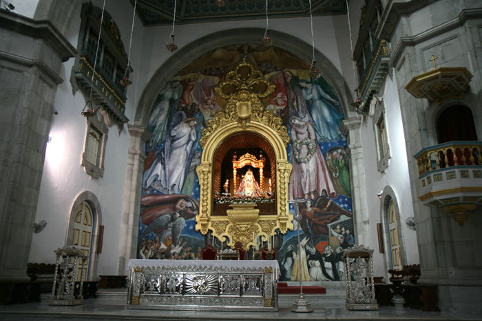 Alteret i Basilica de la Patrona de Canarias, hvor man finder Virgen de Candelaria, skytshelgenen for De Kanariske Øer.