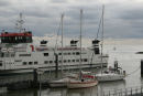 Vi kom for sent til sidste sluseåbning i Lauwersoog, så vi måtte overnatte uden for slusen. Nausikaa og Drivert fortøjet ved en flydebro, som vi fik lov til at benytte. Broen var normalt forbeholdt lægebåden.