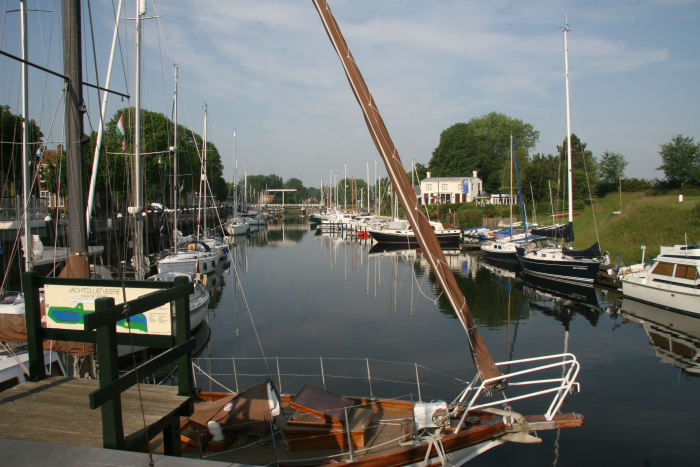 Sidste stop i Holland blev Veere. Vi har sejlet forbi Veere flere gange, men aldrig gjort stop. Der har aldrig været plads - det var der i dag.